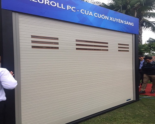 2. Thông tin của cửa cuốn xuyên sáng 1