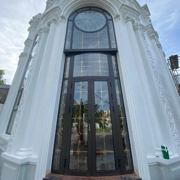 Các mẫu cửa nhôm vòm thông tầng phổ biến 2 Các mẫu cửa nhôm vòm thông tầng phổ biến 2